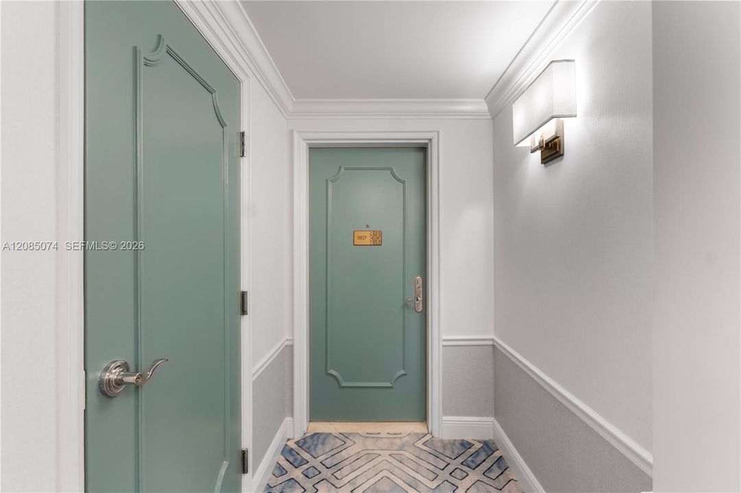 For Rent: $8,000 (1 beds, 1 baths, 1084 Square Feet)