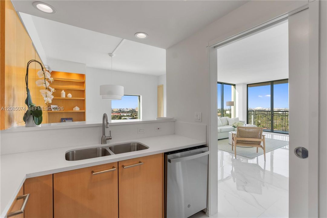 For Rent: $8,000 (1 beds, 1 baths, 1084 Square Feet)