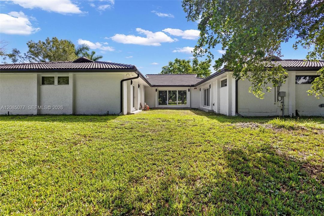 For Sale: $6,000,000 (4 beds, 4 baths, 3732 Square Feet)