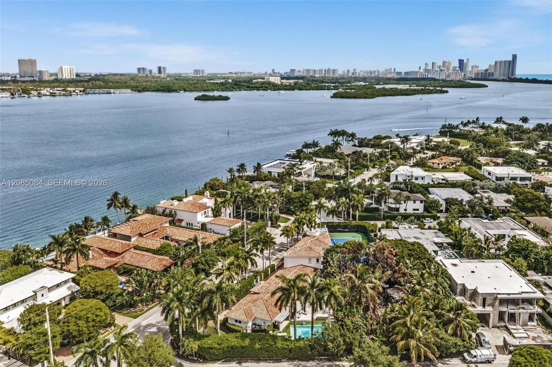 Island setting minutes from Bal Harbour and Miami Beach