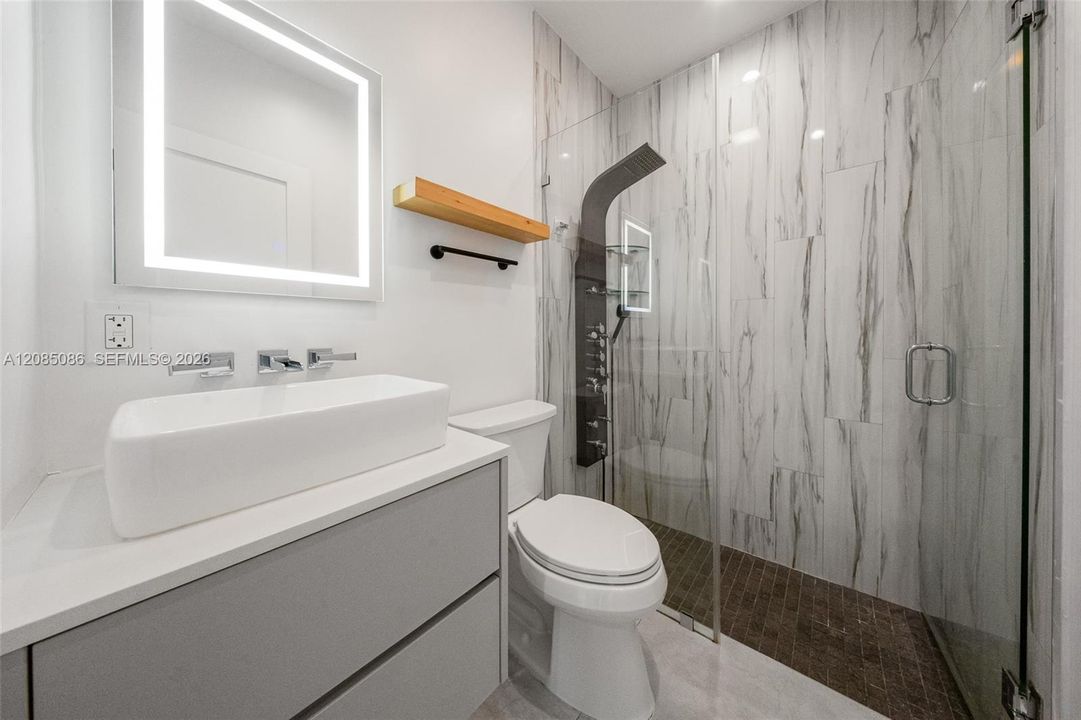 В аренду: $4,000 (2 спален, 1 ванн, 1146 Квадратных фут)
