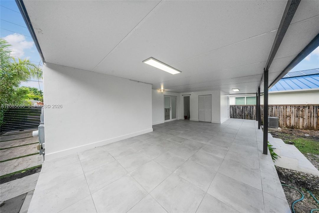 В аренду: $4,000 (2 спален, 1 ванн, 1146 Квадратных фут)