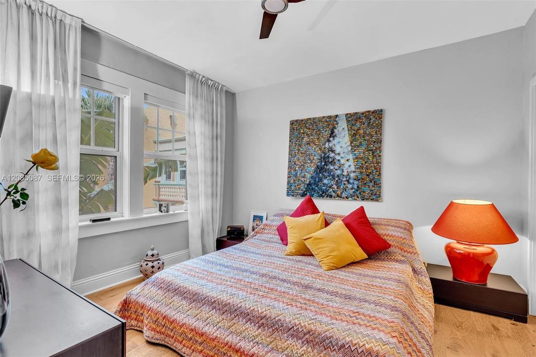 Active With Contract: $3,000 (2 beds, 1 baths, 690 Square Feet)