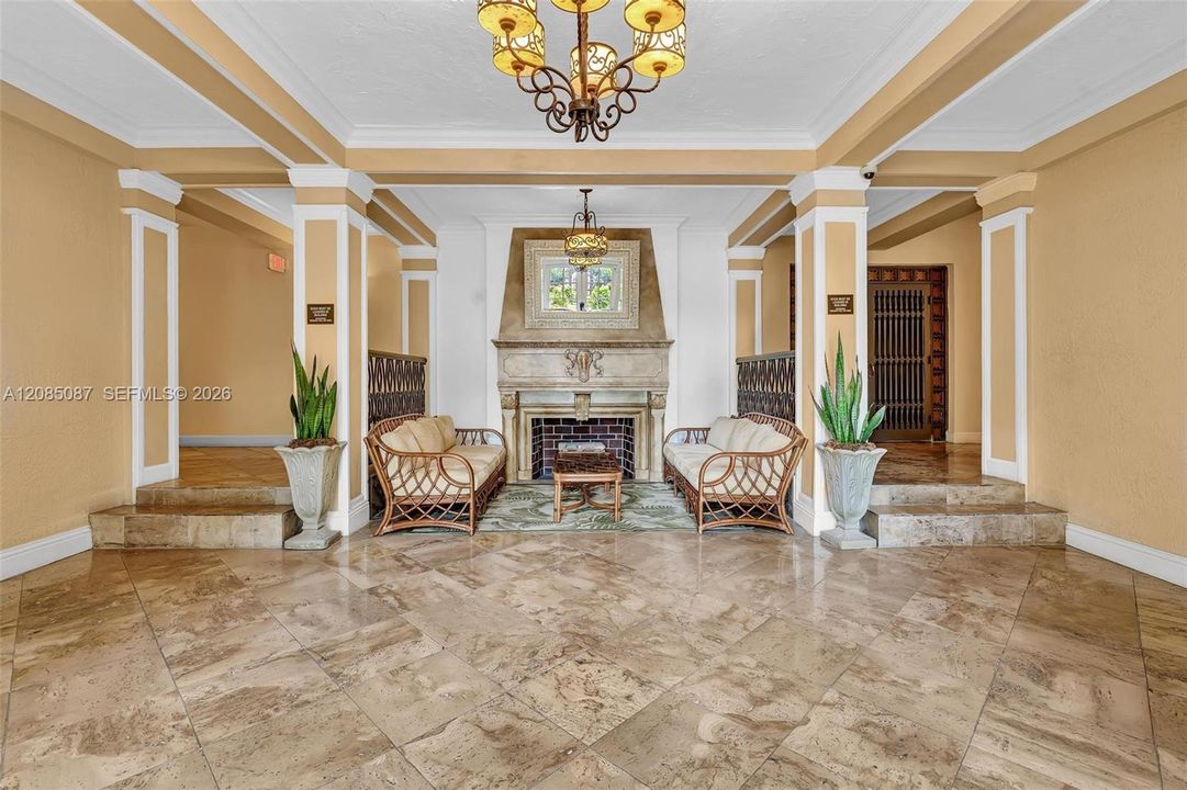 Active With Contract: $3,000 (2 beds, 1 baths, 690 Square Feet)