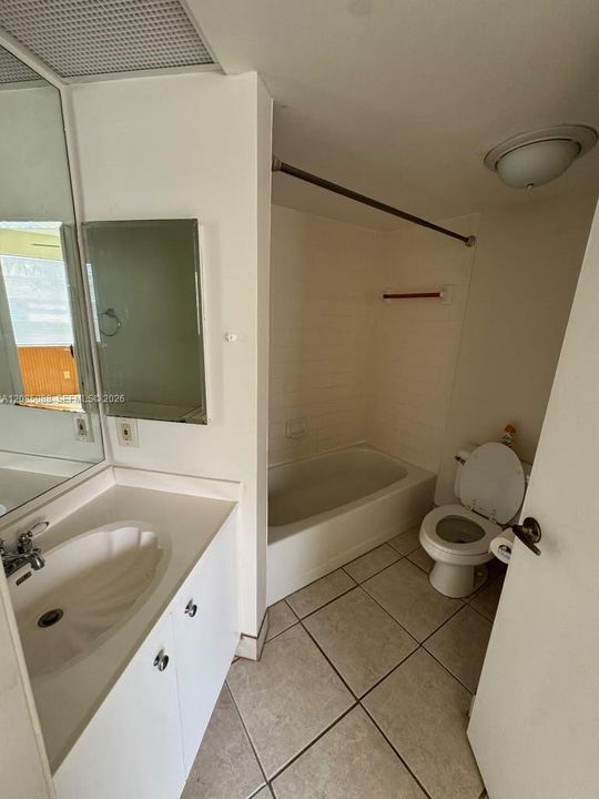 For Rent: $1,995 (2 beds, 2 baths, 1040 Square Feet)