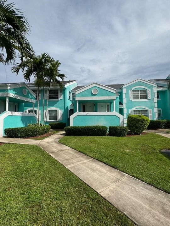 For Rent: $1,995 (2 beds, 2 baths, 1040 Square Feet)