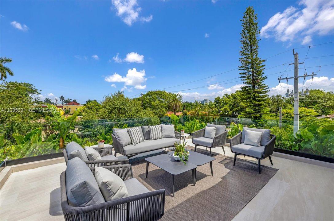 For Sale: $7,875,000 (6 beds, 7 baths, 4192 Square Feet)