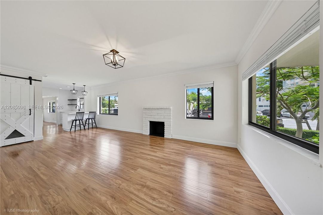 В аренду: $4,300 (3 спален, 2 ванн, 1595 Квадратных фут)