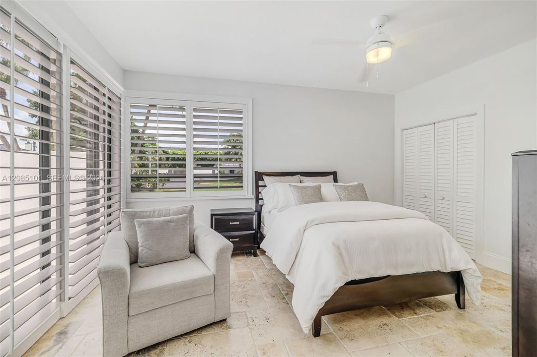 En Venta: $3,495,000 (5 camas, 4 baños, 4100 Pies cuadrados)