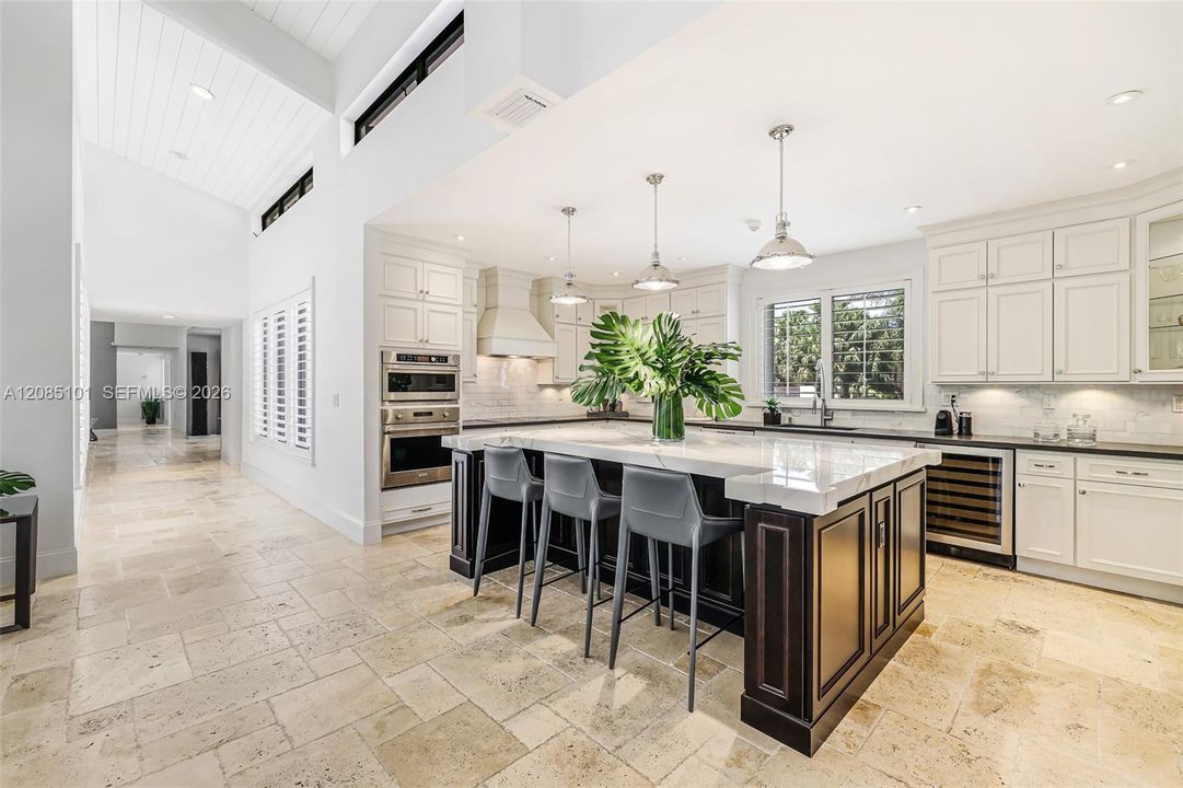 En Venta: $3,495,000 (5 camas, 4 baños, 4100 Pies cuadrados)