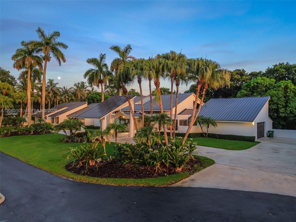 En Venta: $3,495,000 (5 camas, 4 baños, 4100 Pies cuadrados)