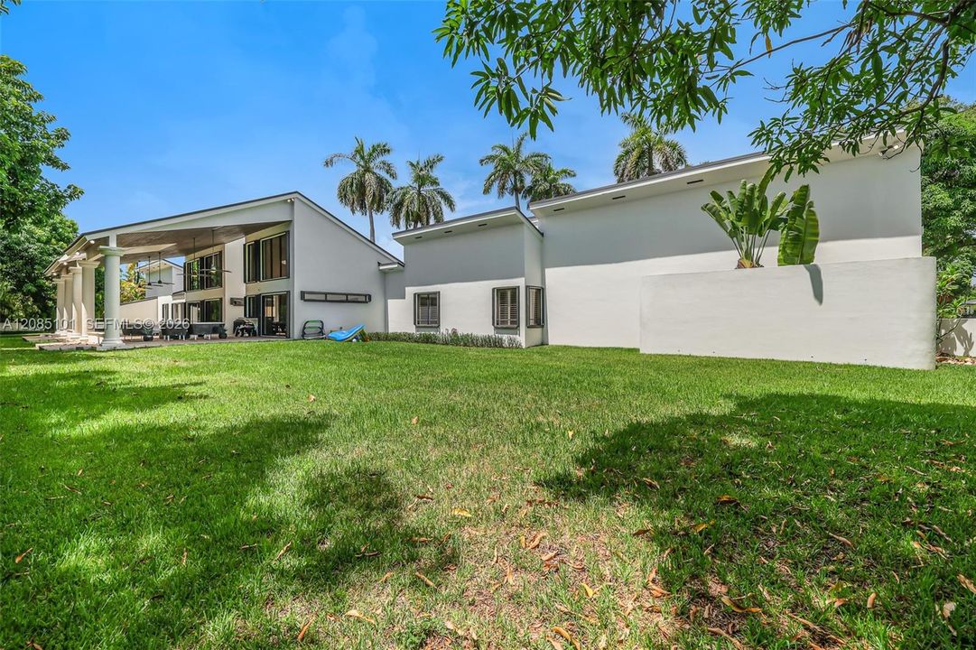 En Venta: $3,495,000 (5 camas, 4 baños, 4100 Pies cuadrados)