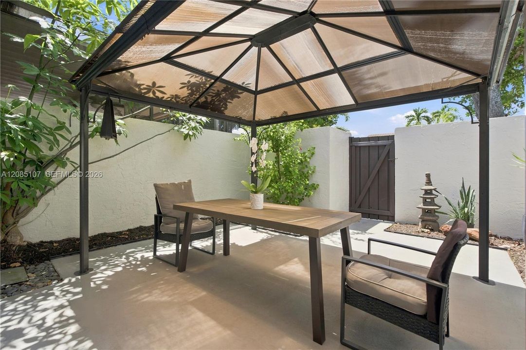 For Sale: $489,000 (3 beds, 2 baths, 1592 Square Feet)