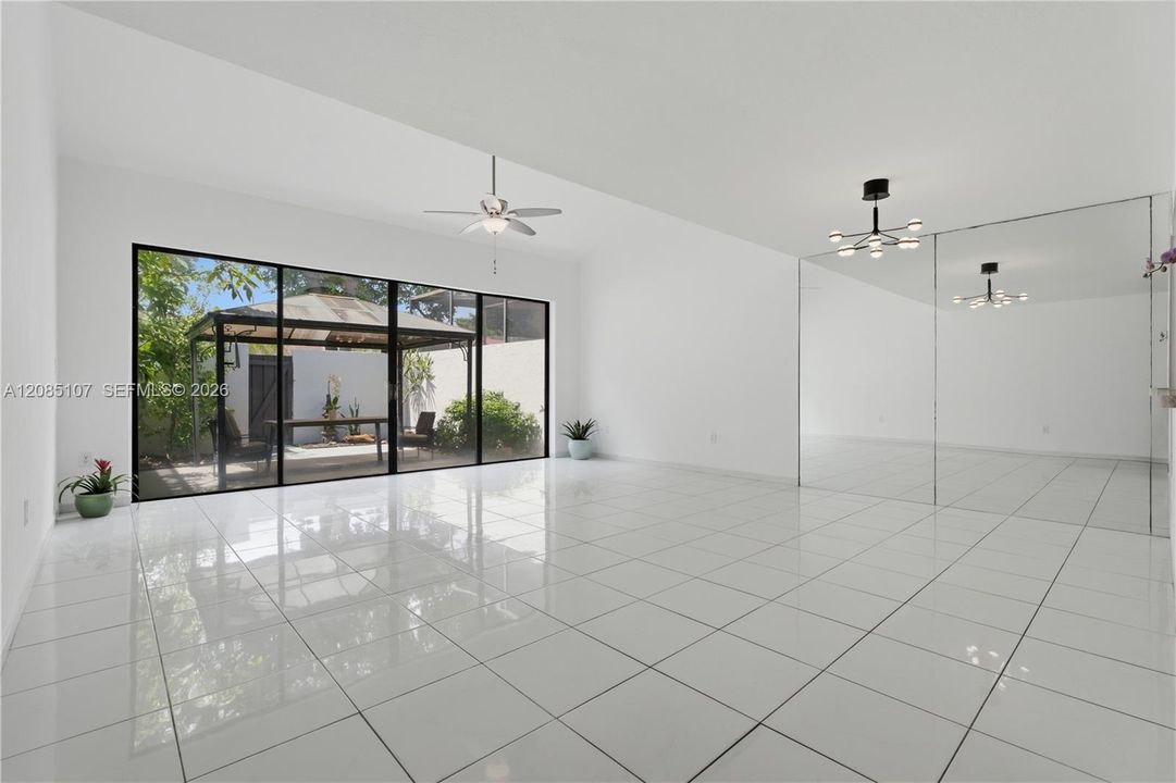 For Sale: $489,000 (3 beds, 2 baths, 1592 Square Feet)