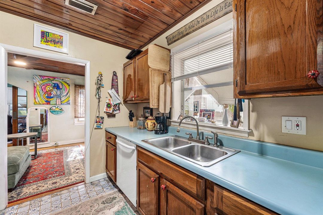 011-615NorthLStreet-LakeWorthBeach-FL-33