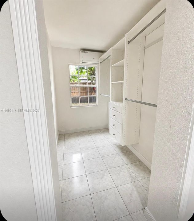 В аренду: $2,240 (2 спален, 1 ванн, 1748 Квадратных фут)