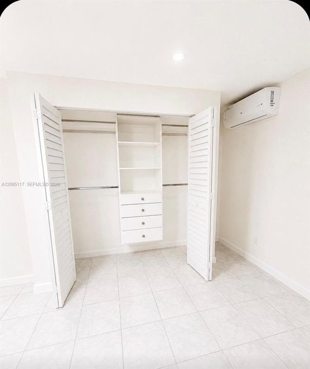 В аренду: $2,240 (2 спален, 1 ванн, 1748 Квадратных фут)