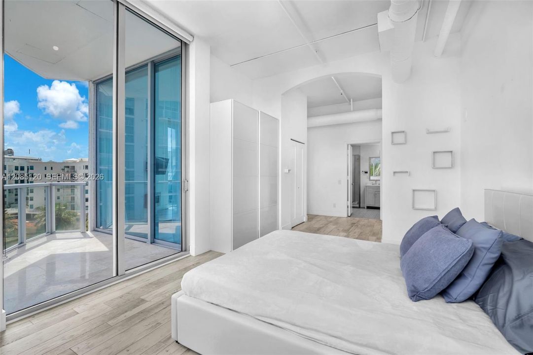 For Sale: $650,000 (3 beds, 3 baths, 1378 Square Feet)