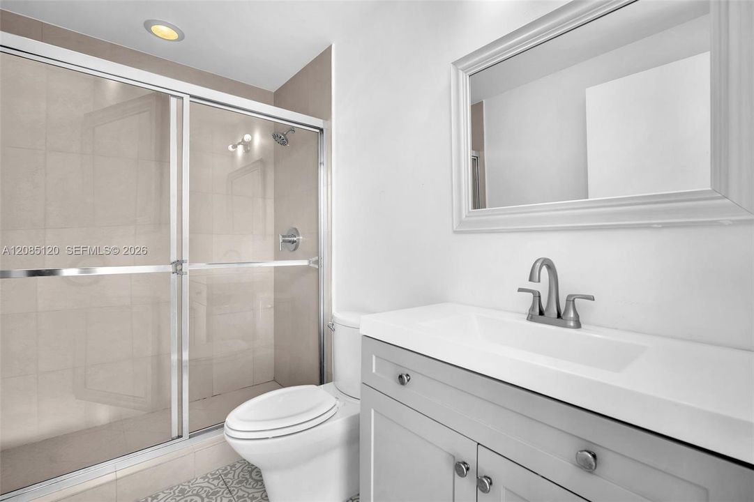 For Sale: $650,000 (3 beds, 3 baths, 1378 Square Feet)