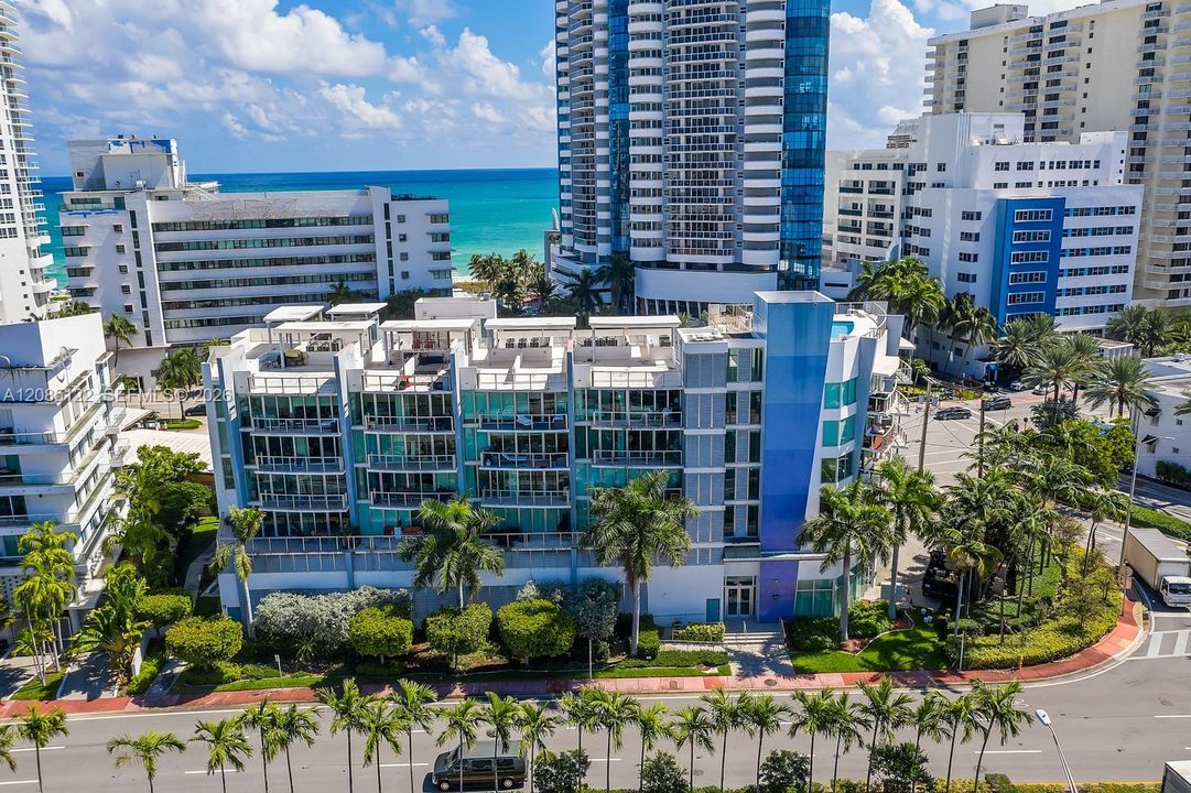 For Rent: $3,500 (2 beds, 2 baths, 1072 Square Feet)