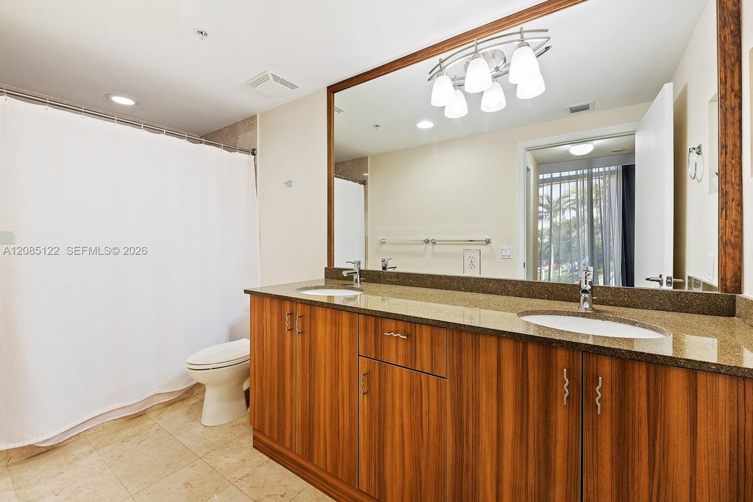 For Rent: $3,500 (2 beds, 2 baths, 1072 Square Feet)