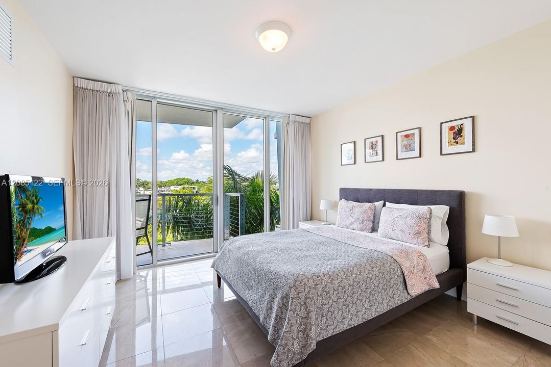 For Rent: $3,500 (2 beds, 2 baths, 1072 Square Feet)