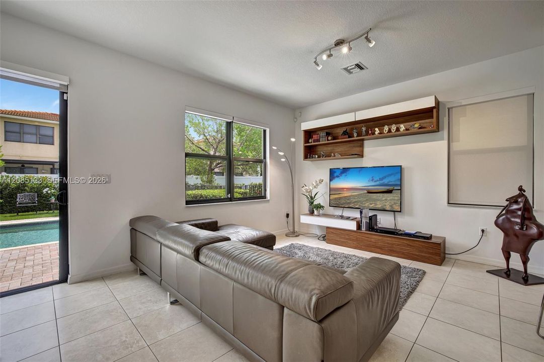 For Rent: $5,000 (4 beds, 2 baths, 2156 Square Feet)