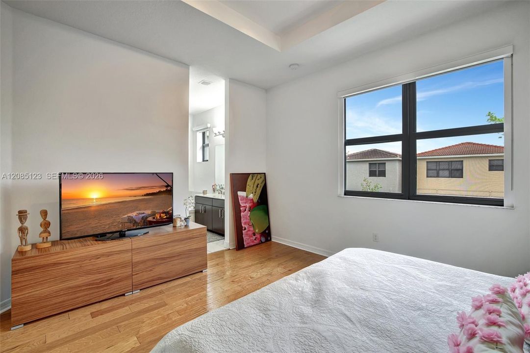 For Rent: $5,000 (4 beds, 2 baths, 2156 Square Feet)