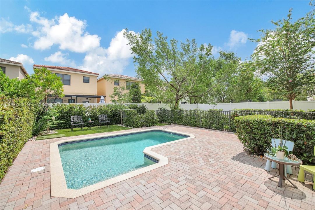 For Rent: $5,000 (4 beds, 2 baths, 2156 Square Feet)