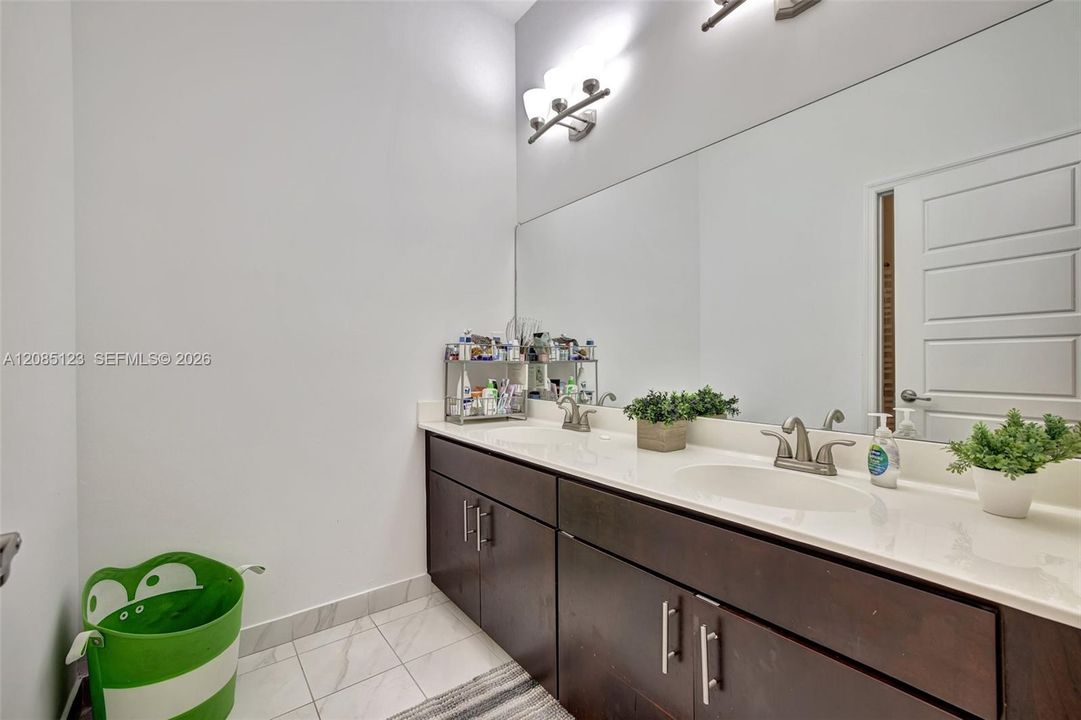 For Rent: $5,000 (4 beds, 2 baths, 2156 Square Feet)