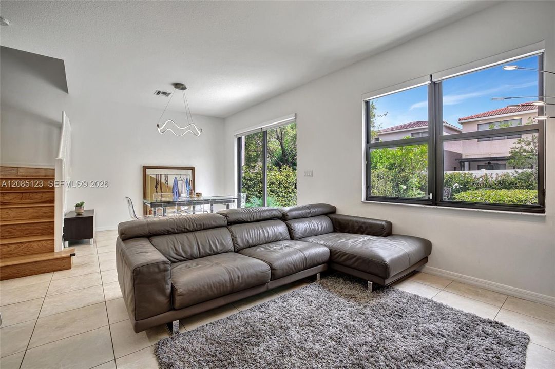 For Rent: $5,000 (4 beds, 2 baths, 2156 Square Feet)