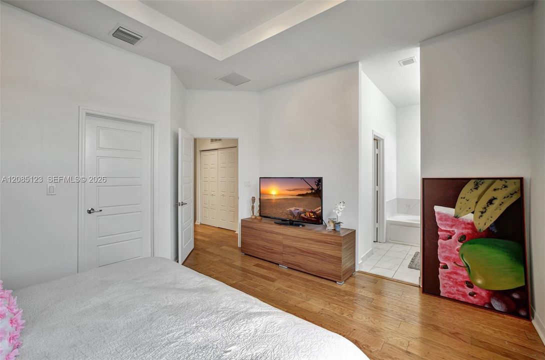 For Rent: $5,000 (4 beds, 2 baths, 2156 Square Feet)