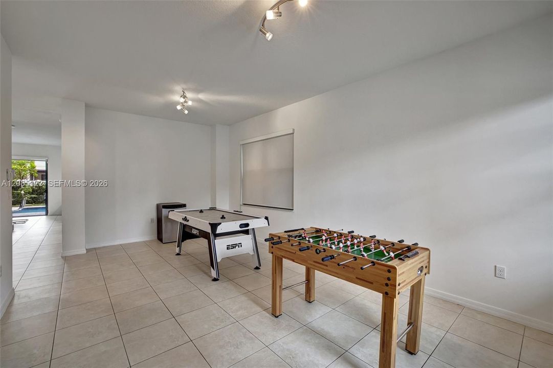 For Rent: $5,000 (4 beds, 2 baths, 2156 Square Feet)