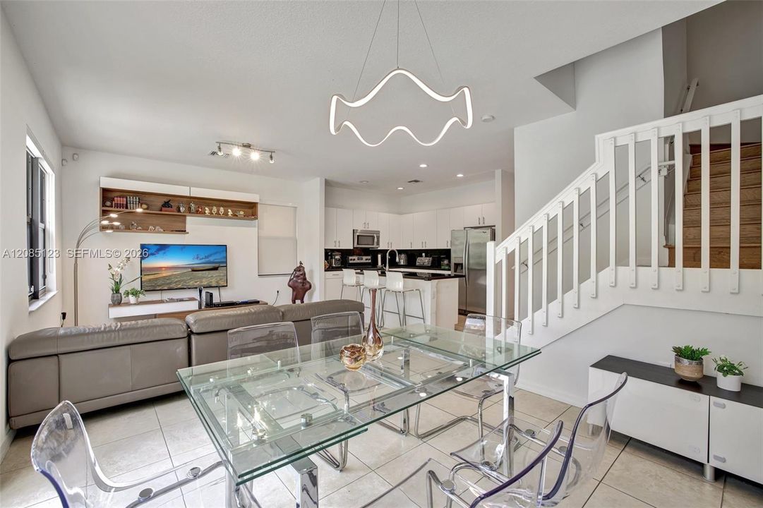 For Rent: $5,000 (4 beds, 2 baths, 2156 Square Feet)