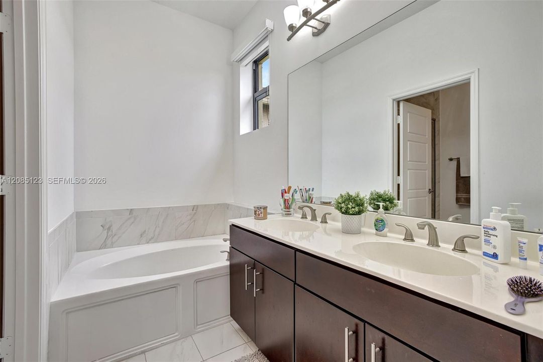 For Rent: $5,000 (4 beds, 2 baths, 2156 Square Feet)