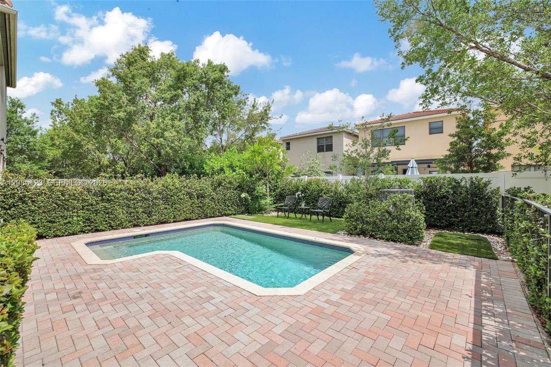 For Rent: $5,000 (4 beds, 2 baths, 2156 Square Feet)