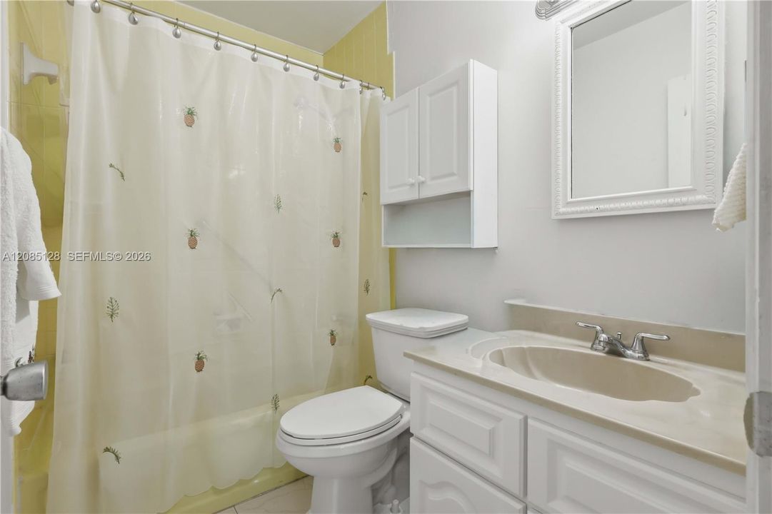 For Sale: $129,900 (2 beds, 2 baths, 1078 Square Feet)