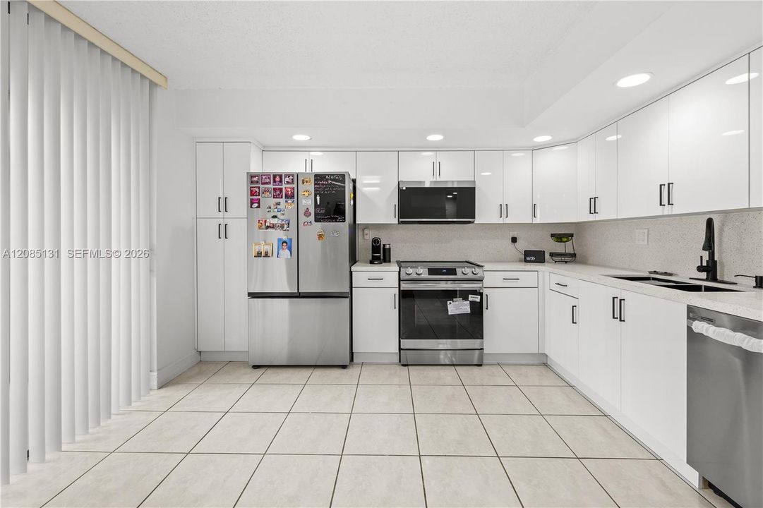 For Sale: $336,000 (3 beds, 2 baths, 1040 Square Feet)