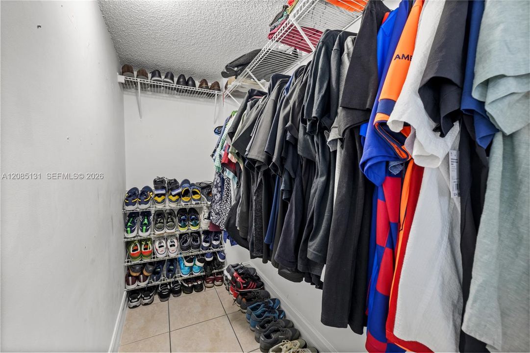 For Sale: $336,000 (3 beds, 2 baths, 1040 Square Feet)