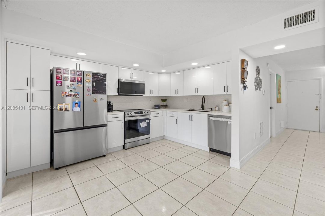 For Sale: $336,000 (3 beds, 2 baths, 1040 Square Feet)