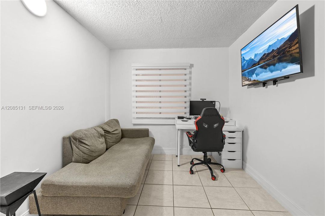 For Sale: $336,000 (3 beds, 2 baths, 1040 Square Feet)