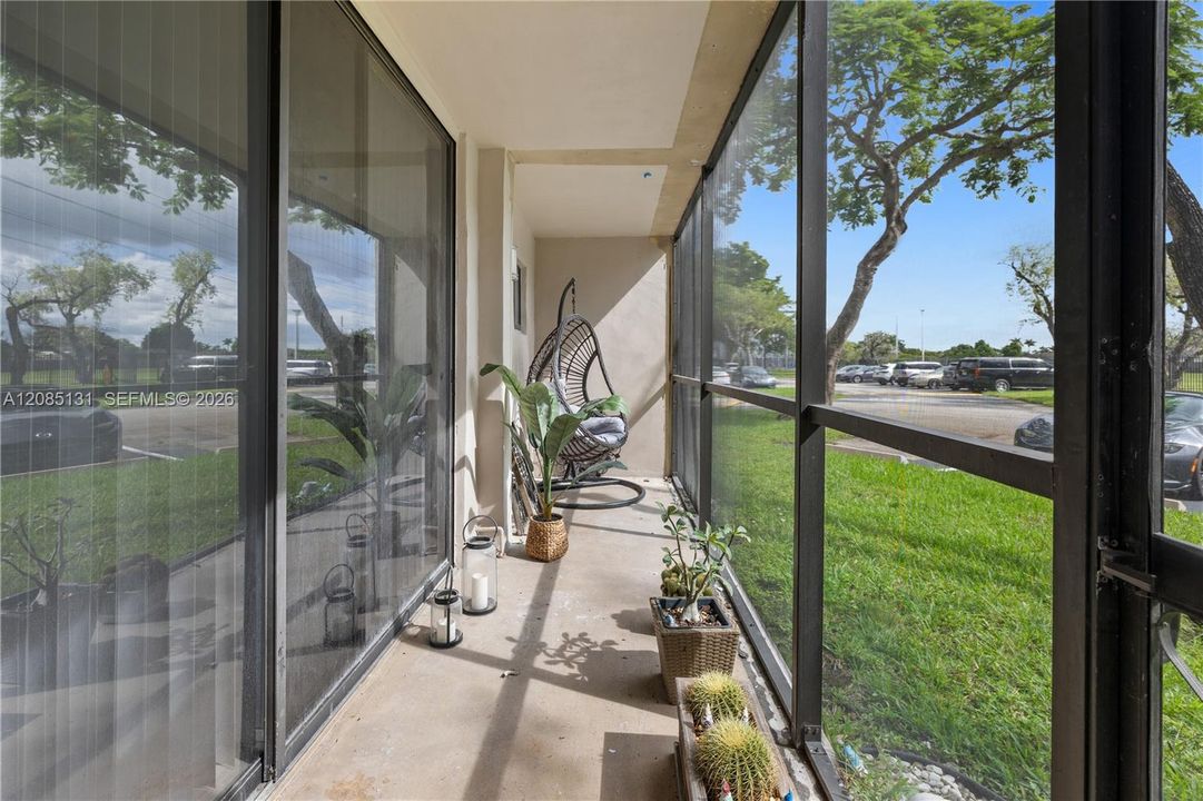 For Sale: $336,000 (3 beds, 2 baths, 1040 Square Feet)