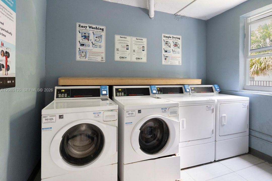 For Rent: $2,095 (2 beds, 2 baths, 1100 Square Feet)