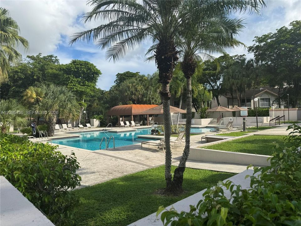 For Sale: $295,000 (2 beds, 2 baths, 1312 Square Feet)