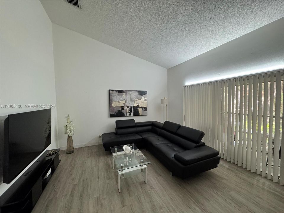 For Sale: $295,000 (2 beds, 2 baths, 1312 Square Feet)