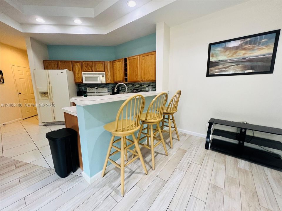 For Rent: $1,750 (1 beds, 1 baths, 1312 Square Feet)