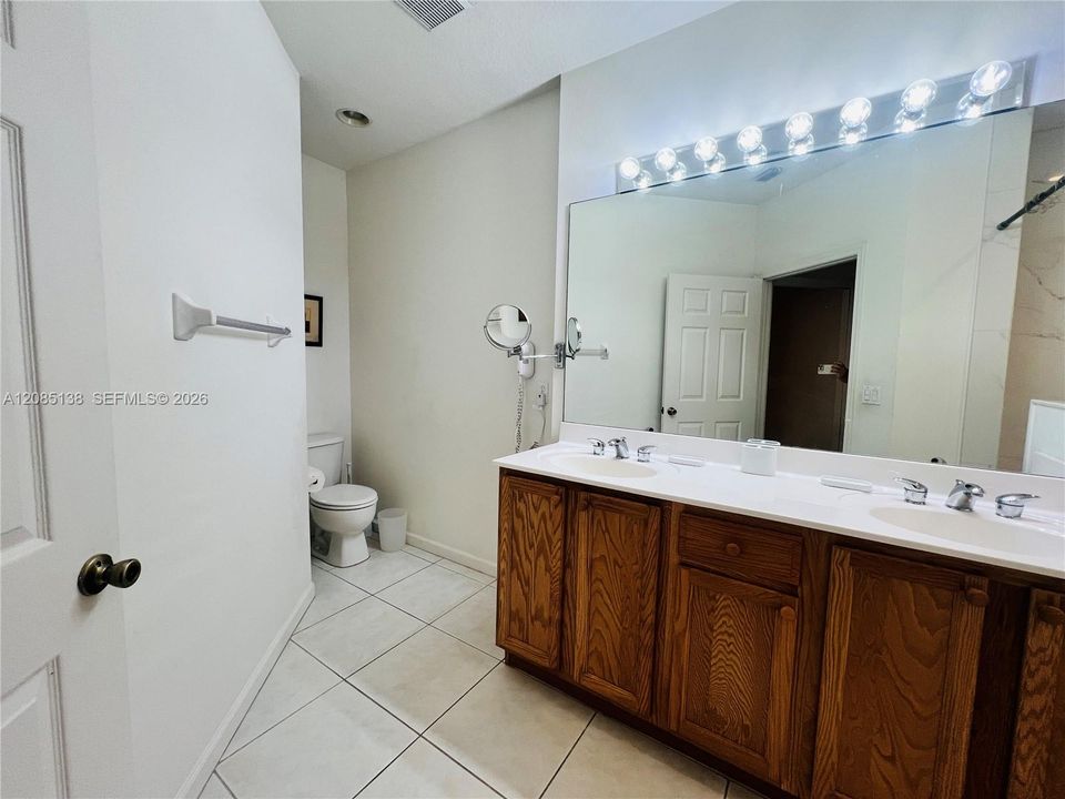 For Rent: $1,750 (1 beds, 1 baths, 1312 Square Feet)