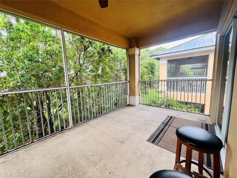 For Rent: $1,750 (1 beds, 1 baths, 1312 Square Feet)