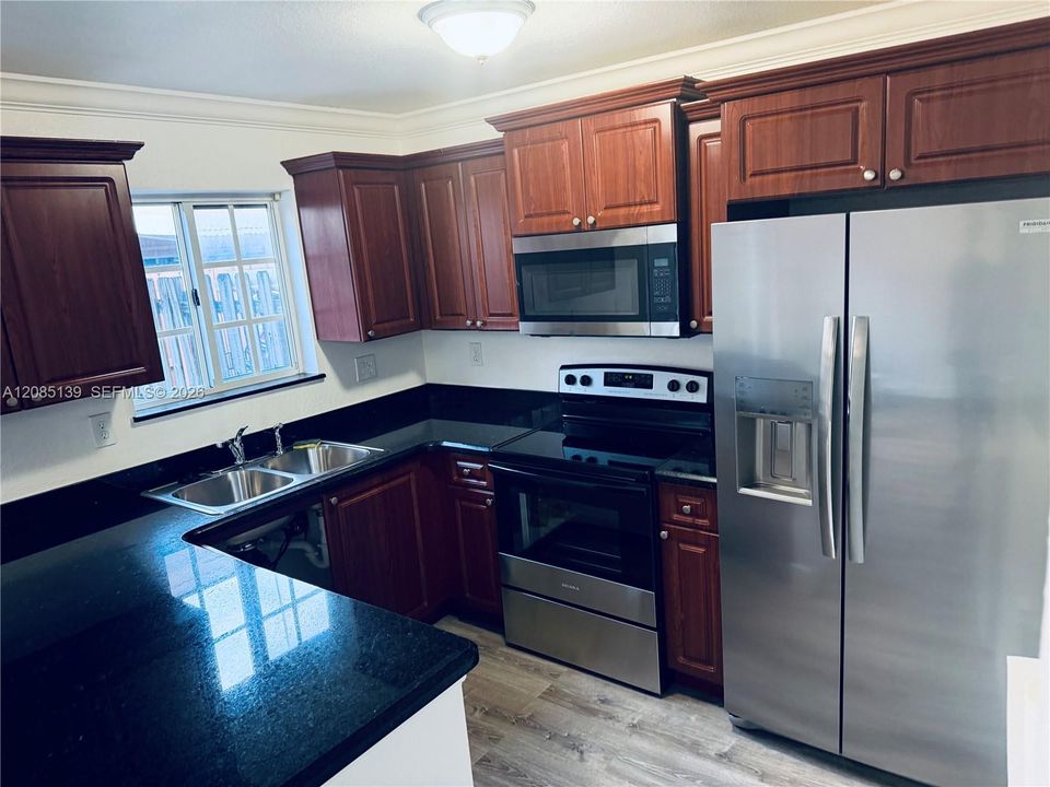 В аренду: $2,600 (3 спален, 2 ванн, 1280 Квадратных фут)