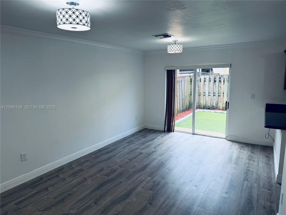 В аренду: $2,600 (3 спален, 2 ванн, 1280 Квадратных фут)